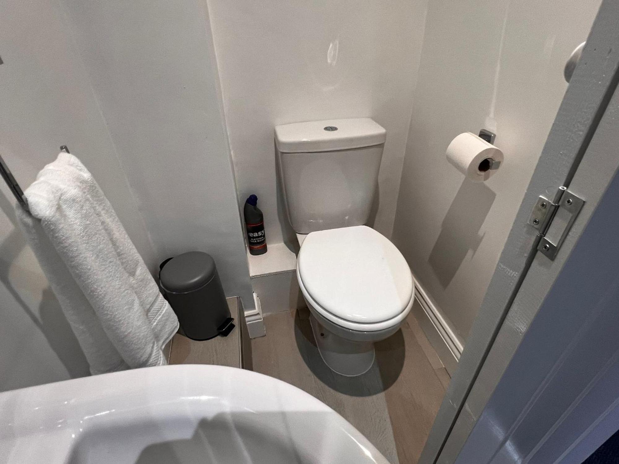 Newly Refurbished 6 Person En-Suite Apartment Tyne & Wear Newcastle Upon Tyne Killingworth Exterior photo